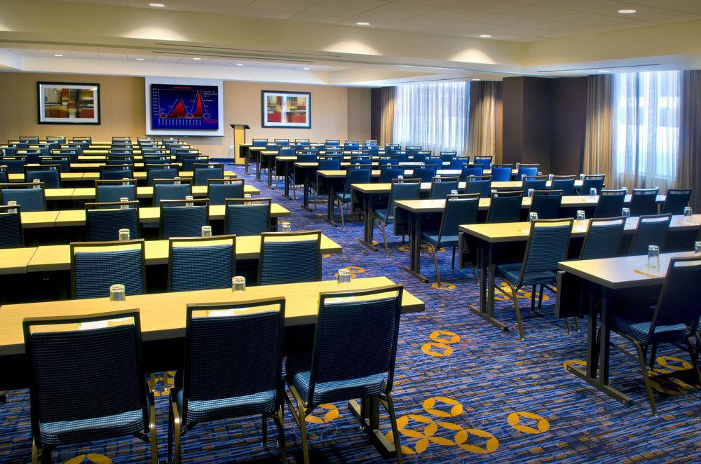 Courtyard By Marriott Newark Downtown Hotel Exterior photo